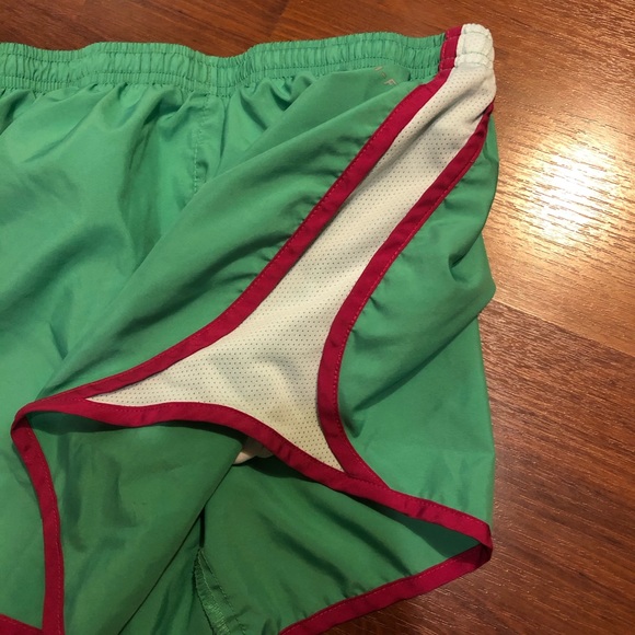 Nike Dri Fit Shorts. Size LG. Like new! - Picture 10 of 15